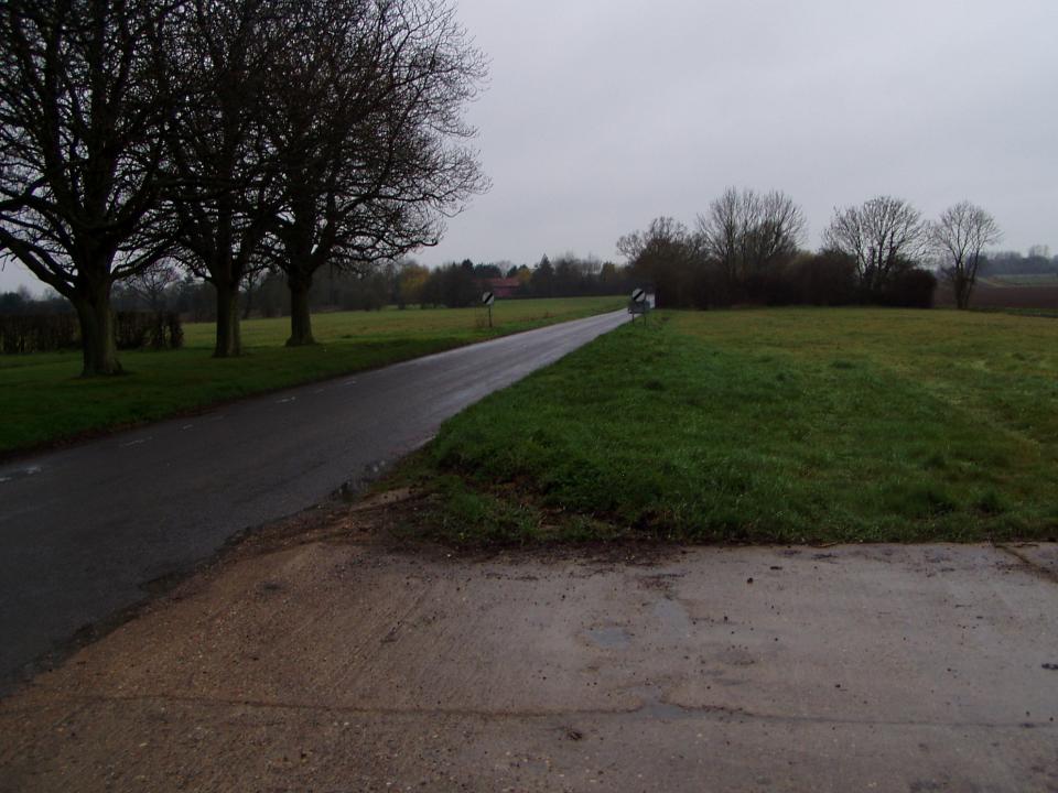 Bedfield Long Green with typical open edge along the road (© Suffolk County Council)