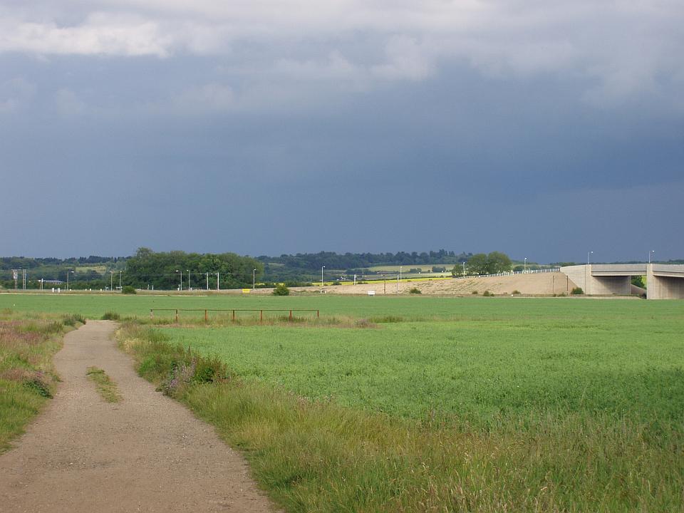 Lowland Village Farmlands +  View near Trumpington, Cambs, looking towards Chalk Scarp. (© Geo-East)